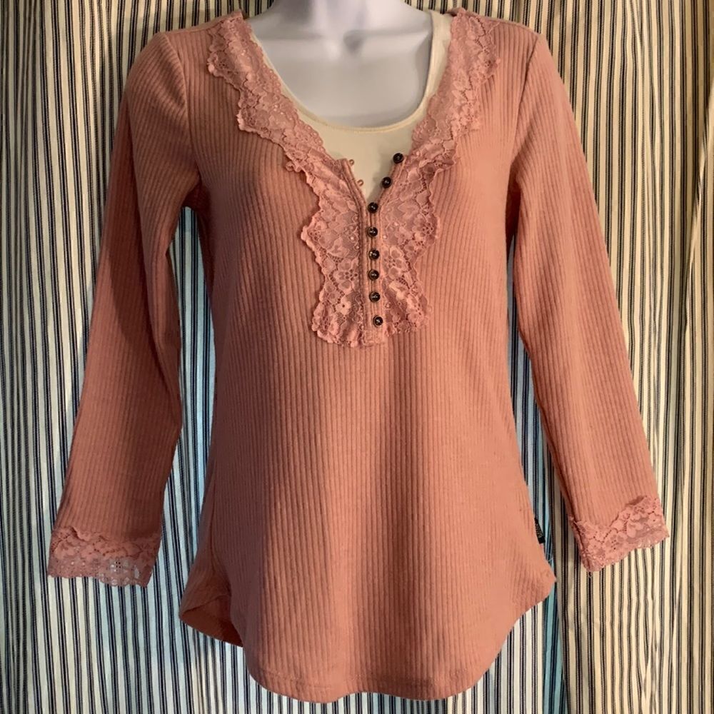 DAVID BITTON, long sleeve, button down, lace trimmed collar and cuff, great cond
